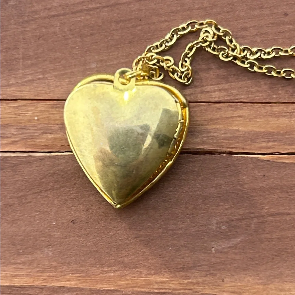 Vintage Gold Heart 'Mom' Locket Necklace with Red Accents - Picture 4 of 8